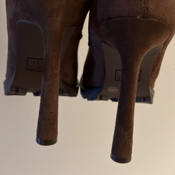 NWOT JLo OTK faux suede boots - Picture 4 of 5